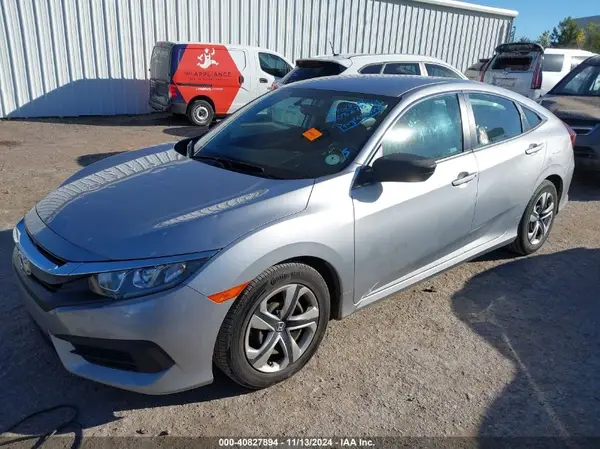 2HGFC2F59JH583635 2018 HONDA CIVIC - Image 2