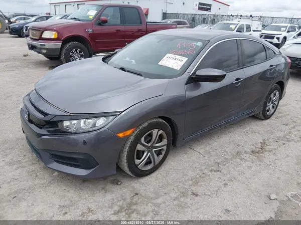 2HGFC2F59JH585644 2018 HONDA CIVIC - Image 2