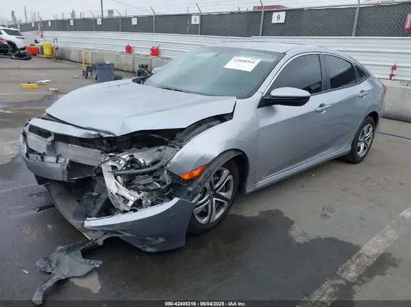 2HGFC2F59JH590603 2018 HONDA CIVIC - Image 2