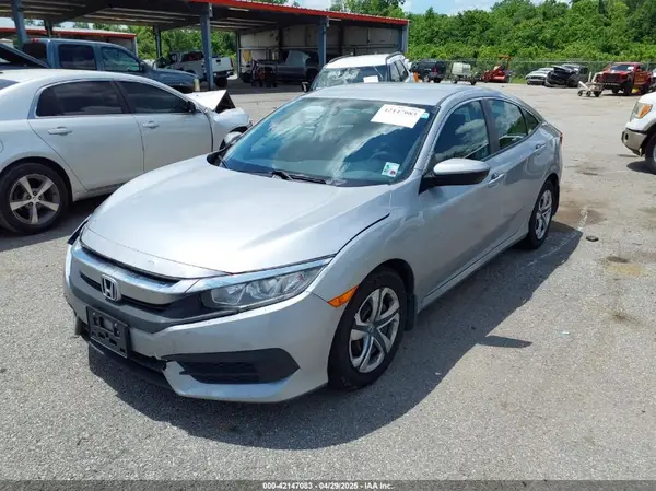 2HGFC2F59JH600563 2018 HONDA CIVIC - Image 2
