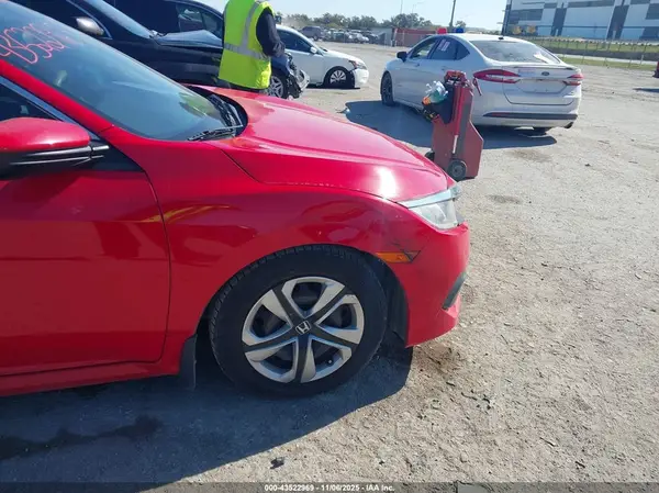 2017 HONDA CIVIC auction photo 6