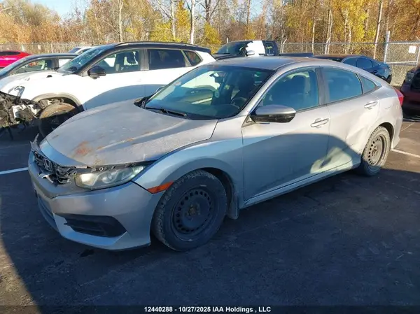 2HGFC2F5XJH005883 2018 HONDA CIVIC - Image 2