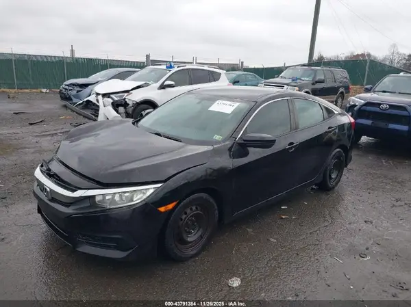 2HGFC2F5XJH533553 2018 HONDA CIVIC - Image 2
