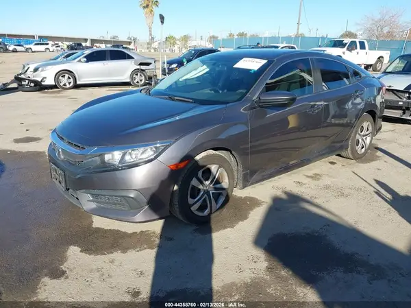 2HGFC2F5XJH537179 2018 HONDA CIVIC - Image 2