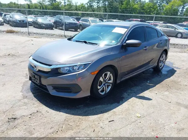 2HGFC2F5XJH557917 2018 HONDA CIVIC - Image 2