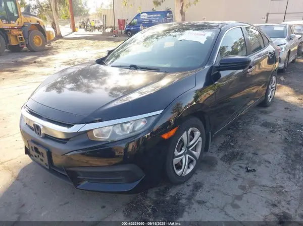 2HGFC2F5XJH558260 2018 HONDA CIVIC - Image 2