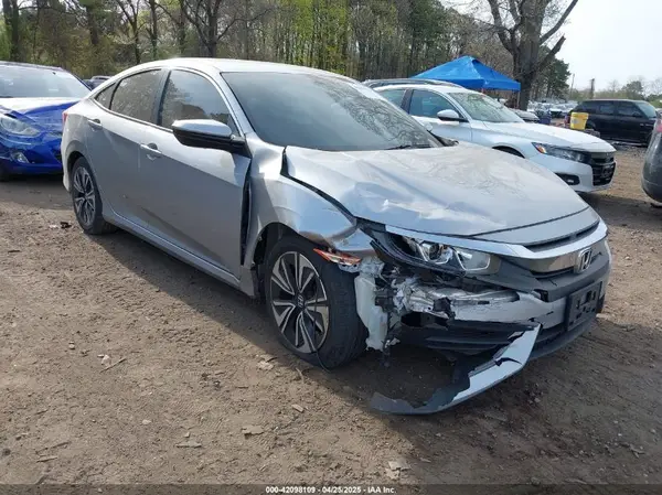 2HGFC2F5XJH573938 2018 HONDA CIVIC - Image 1