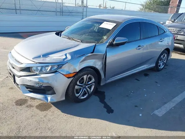 2HGFC2F5XJH605805 2018 HONDA CIVIC - Image 2