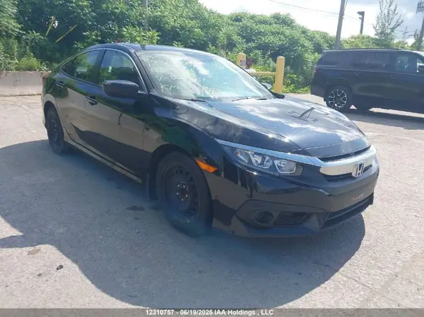 2HGFC2F60JH021261 2018 HONDA CIVIC - Image 1
