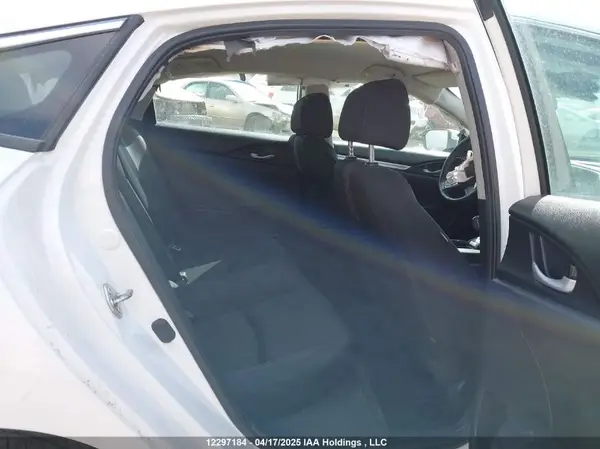 2HGFC2F60JH024452 2018 HONDA CIVIC - Image 8