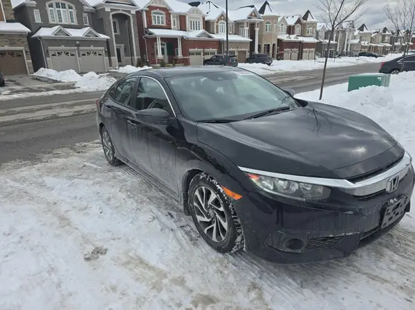 2HGFC2F61JH025674 2018 HONDA CIVIC - Image 1