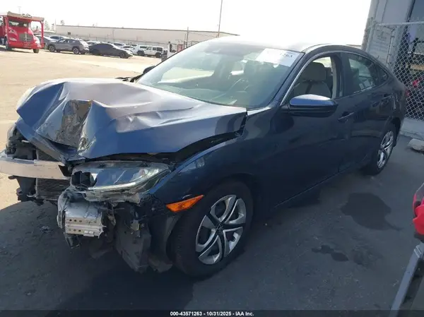 2HGFC2F62KH549028 2019 HONDA CIVIC - Image 2