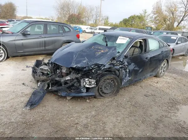 2HGFC2F62KH586693 2019 HONDA CIVIC - Image 2