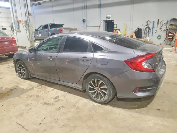 2HGFC2F63JH025983 2018 HONDA CIVIC - Image 2
