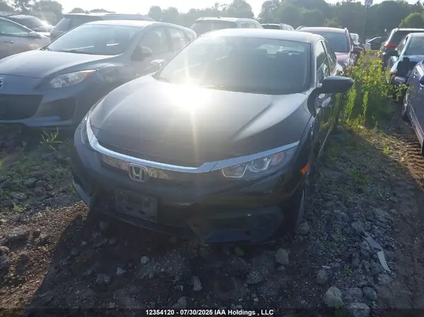 2HGFC2F63JH028804 2018 HONDA CIVIC - Image 2