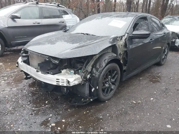 2HGFC2F63KH579574 2019 HONDA CIVIC - Image 2