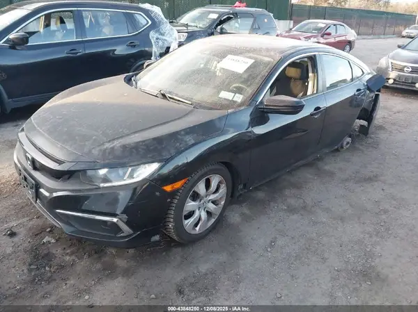 2HGFC2F63KH590378 2019 HONDA CIVIC - Image 2