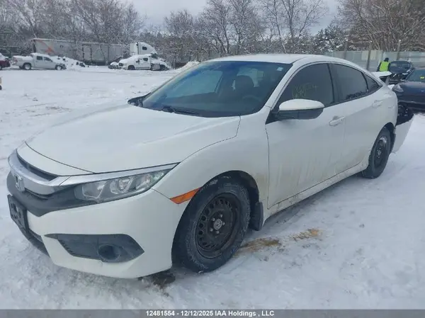 2HGFC2F67JH040082 2018 HONDA CIVIC - Image 2