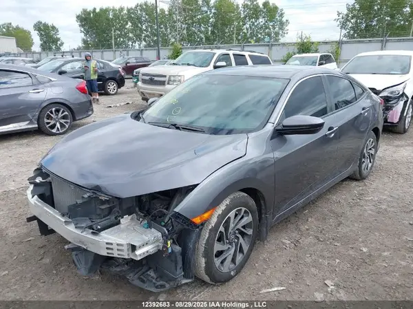 2HGFC2F67JH042902 2018 HONDA CIVIC - Image 2
