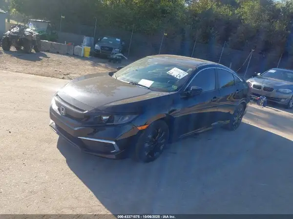 2HGFC2F67KH530863 2019 HONDA CIVIC - Image 2
