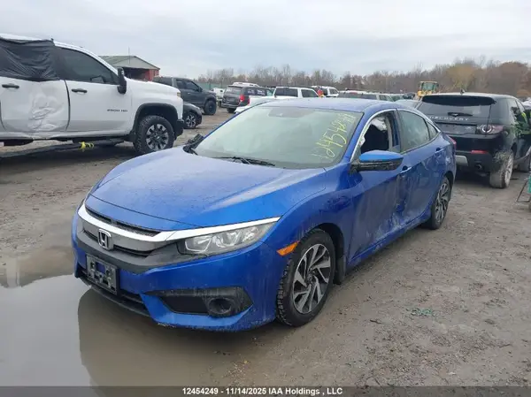 2HGFC2F69JH013076 2018 HONDA CIVIC - Image 2