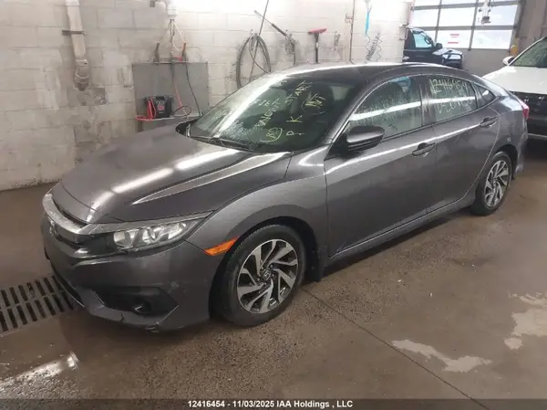 2HGFC2F6XJH009456 2018 HONDA CIVIC - Image 2