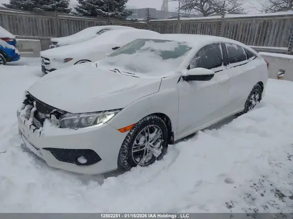 2HGFC2F6XJH028928 2018 HONDA CIVIC - Image 2