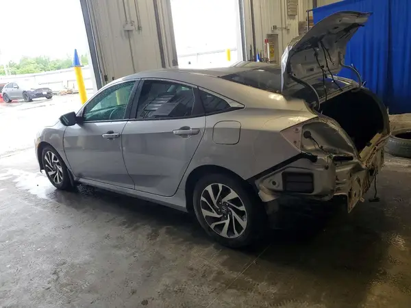 2HGFC2F6XJH036723 2018 HONDA CIVIC - Image 2