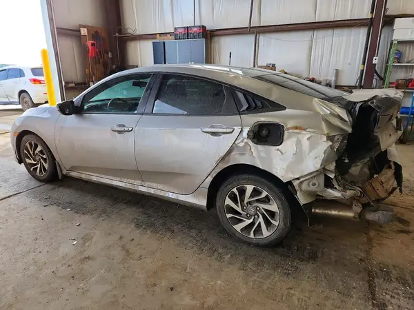 2HGFC2F6XJH043123 2018 HONDA CIVIC - Image 2