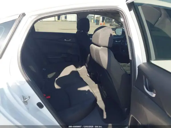 2HGFC2F6XKH546863 2019 HONDA CIVIC - Image 8