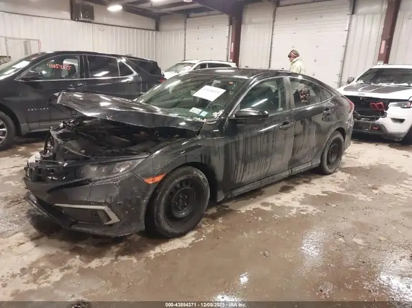 2HGFC2F6XKH588823 2019 HONDA CIVIC - Image 2