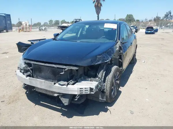 2HGFC2F70JH511756 2018 HONDA CIVIC - Image 2
