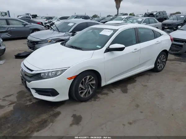 2HGFC2F70JH513863 2018 HONDA CIVIC - Image 2