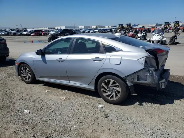 2HGFC2F70JH518190 2018 HONDA CIVIC - Image 2