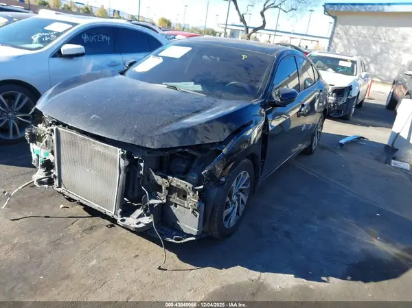 2HGFC2F70JH528122 2018 HONDA CIVIC - Image 2
