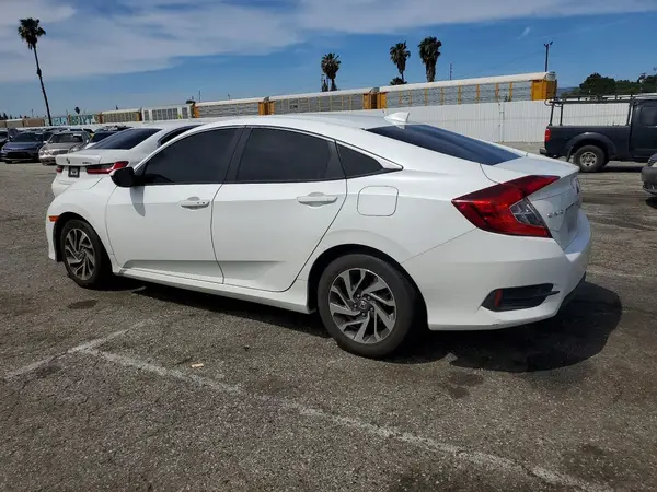 2HGFC2F70JH532154 2018 HONDA CIVIC - Image 2