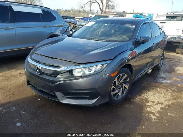 2HGFC2F70JH551285 2018 HONDA CIVIC - Image 2
