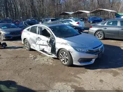 2HGFC2F70JH558463 2018 HONDA CIVIC