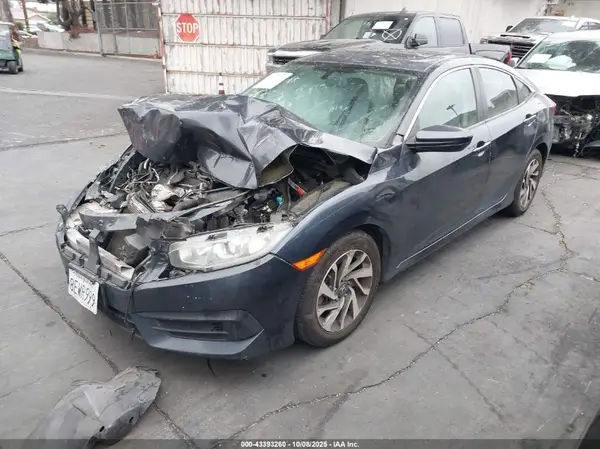 2HGFC2F70JH567230 2018 HONDA CIVIC - Image 2