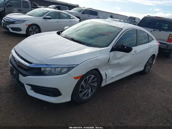2HGFC2F70JH569172 2018 HONDA CIVIC - Image 2