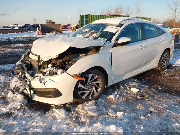 2HGFC2F70JH574811 2018 HONDA CIVIC - Image 2