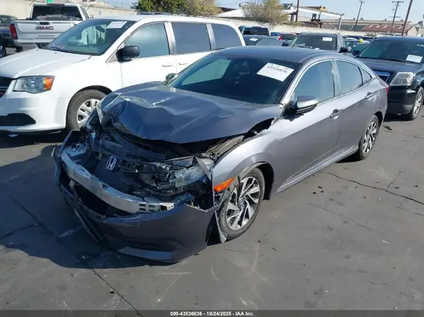 2HGFC2F70JH577188 2018 HONDA CIVIC - Image 2