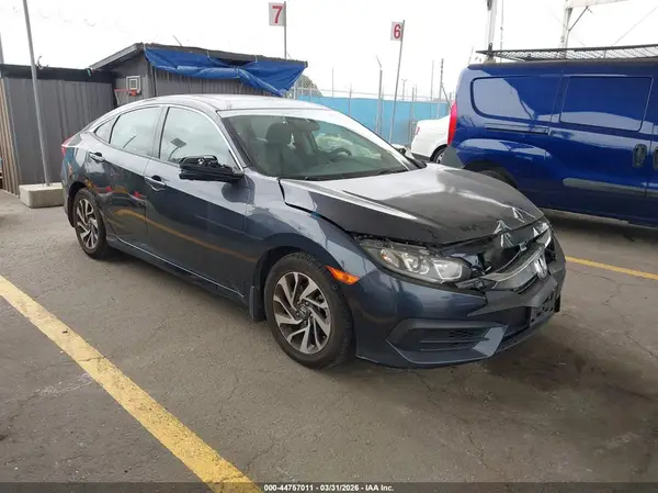 2HGFC2F70JH585288 2018 HONDA CIVIC - Image 1