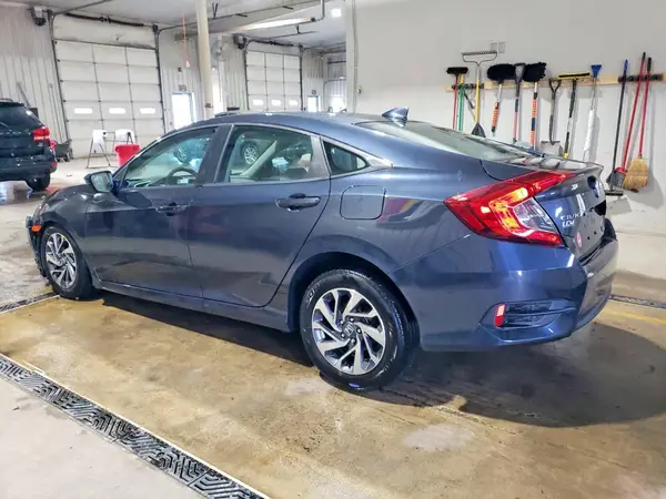 2HGFC2F70JH586411 2018 HONDA CIVIC - Image 2