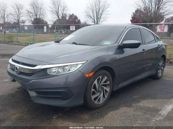 2HGFC2F70JH588286 2018 HONDA CIVIC - Image 2