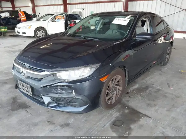 2HGFC2F70JH600369 2018 HONDA CIVIC - Image 2