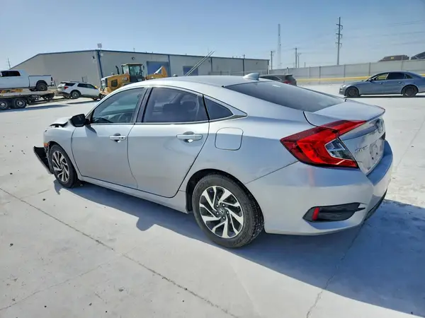 2HGFC2F71JH507084 2018 HONDA CIVIC - Image 2