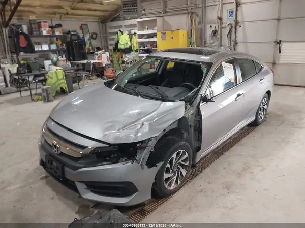 2HGFC2F71JH512432 2018 HONDA CIVIC - Image 2