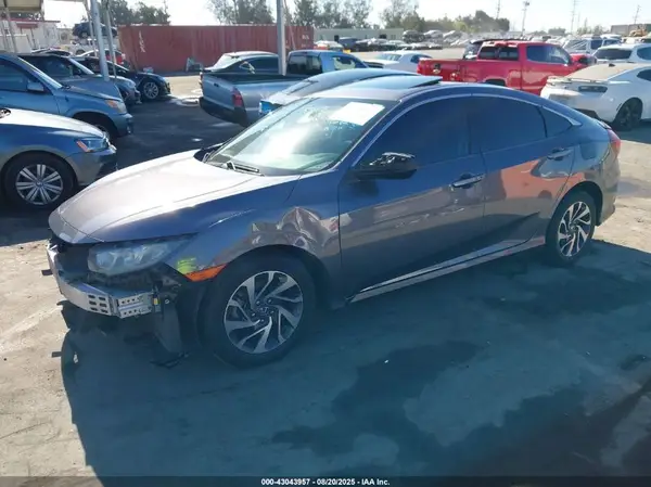 2HGFC2F71JH512933 2018 HONDA CIVIC - Image 2