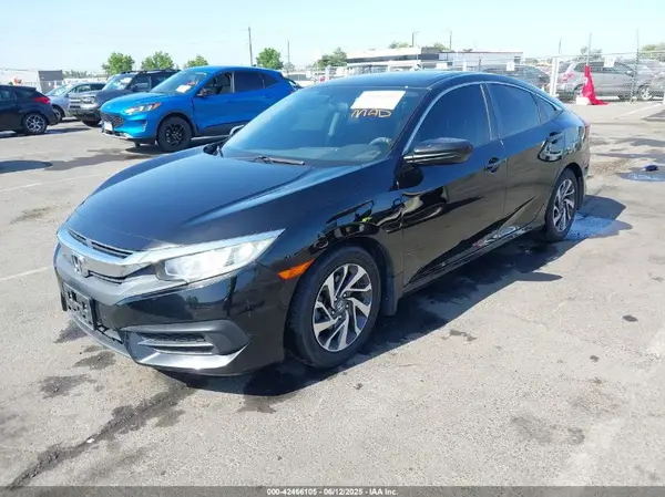 2HGFC2F71JH528064 2018 HONDA CIVIC - Image 2